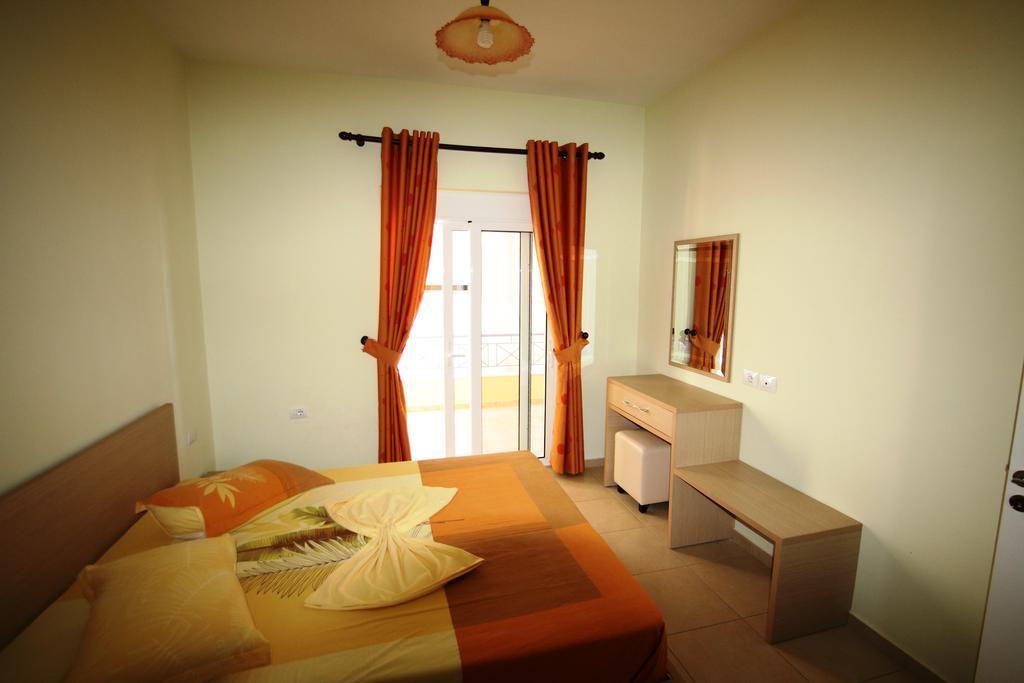 Apartament Galaxy Саранда Екстер'єр фото
